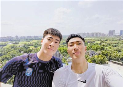 小男男gay男男a站网